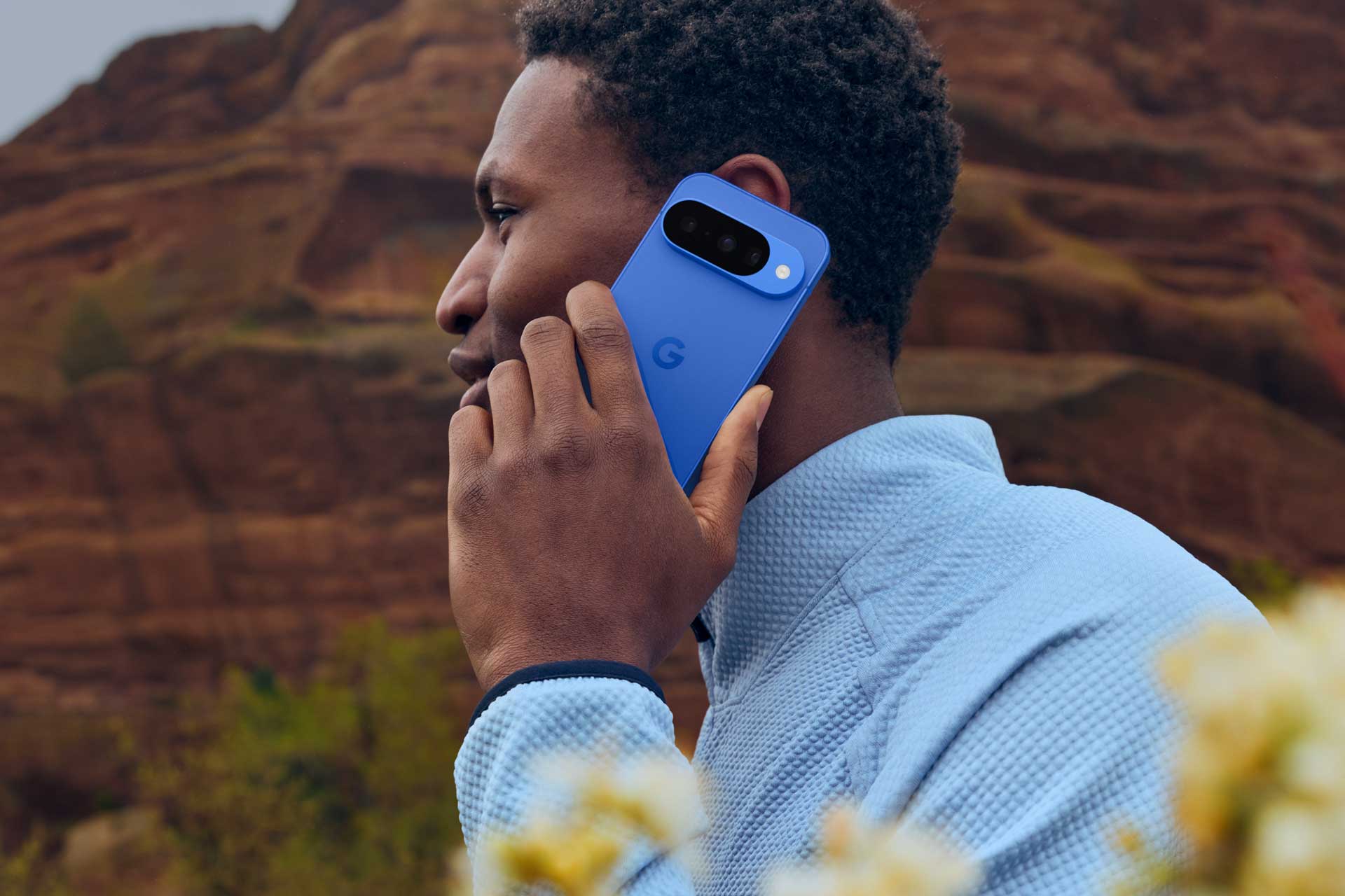 Google Pixel 10 Pro indigo